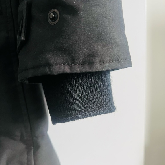 Canada Goose, Shelburne Parka Heritage, Black, Size Small with Fur Trim Hood - Picture 16 of 16